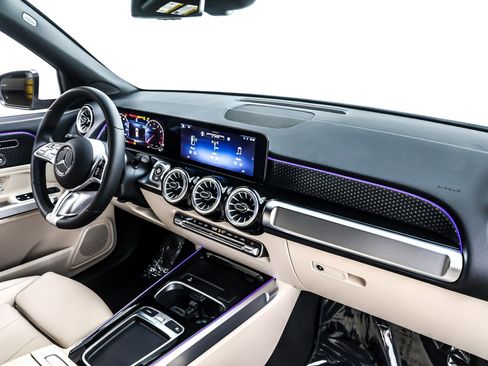 Certified 2025 Mercedes-Benz GLB 250 image 18