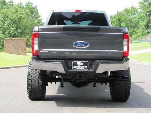 Used 2018 Ford F250 XLT image 11