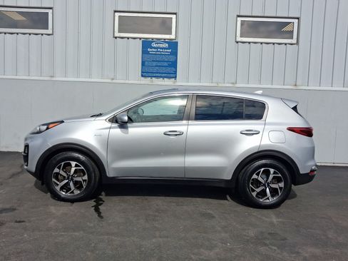 Used 2020 Kia Sportage LX AWD/4WD image 2