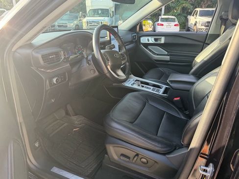 Certified 2023 Ford Explorer Limited w/ Limited Technology Package RWD image 10