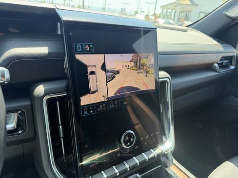 Used 2025 GMC Yukon XL Denali AWD/4WD image 49