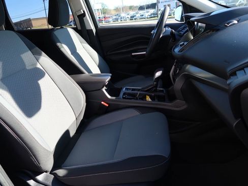 Used 2019 Ford Escape SE image 8