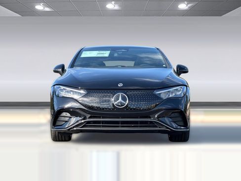 Used 2026 Mercedes-Benz EQE 320 4MATIC Sedan image 6
