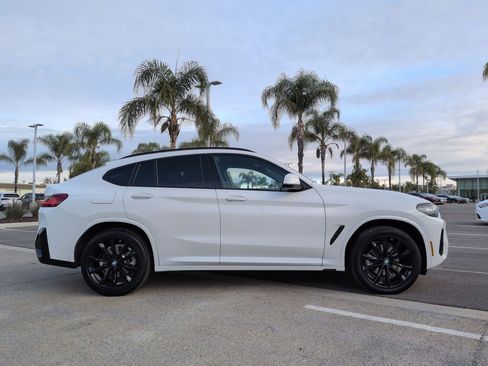 Used 2025 BMW X4 xDrive30i w/ Premium Package image 11