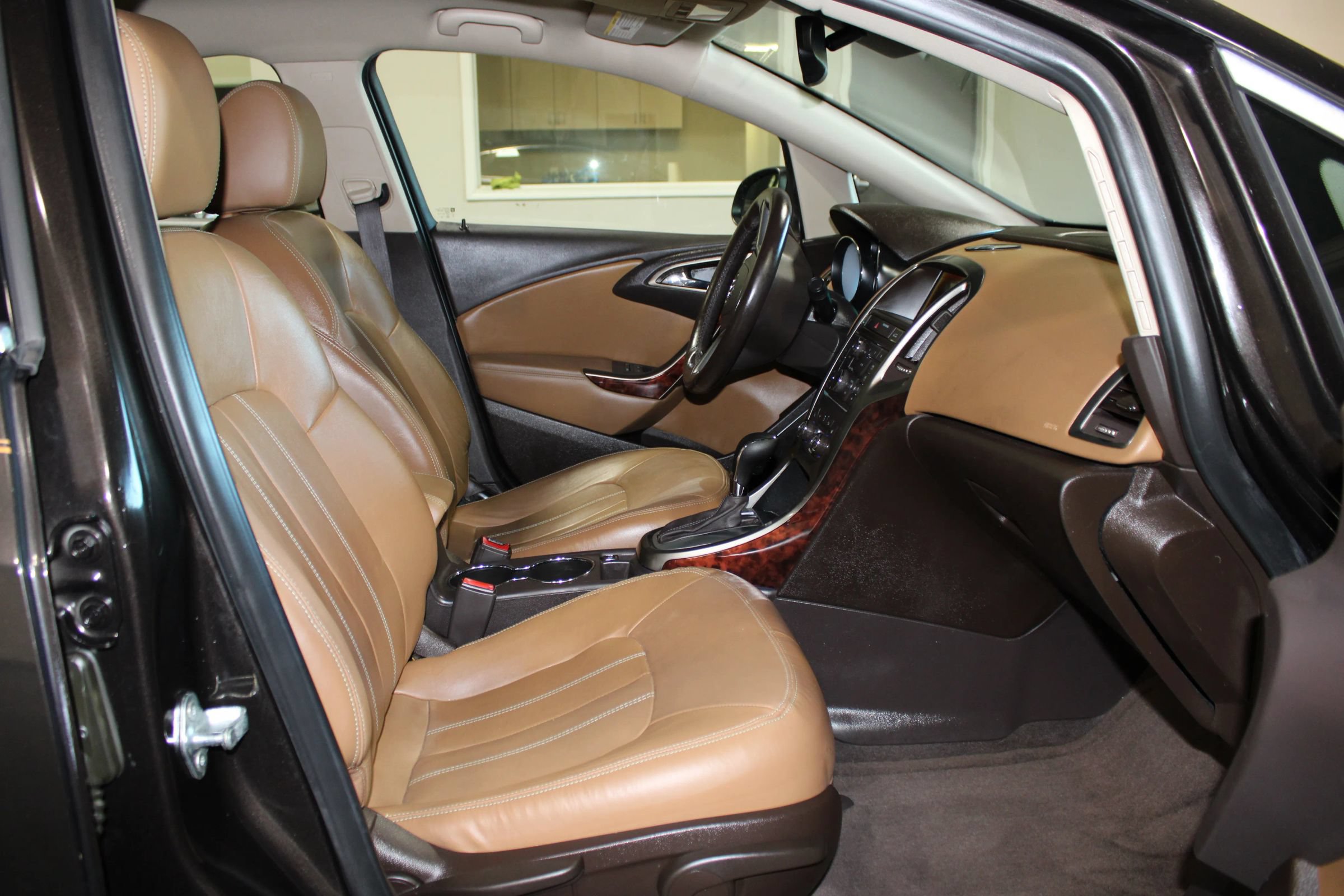 Used 2013 Buick Verano Leather FWD image 27