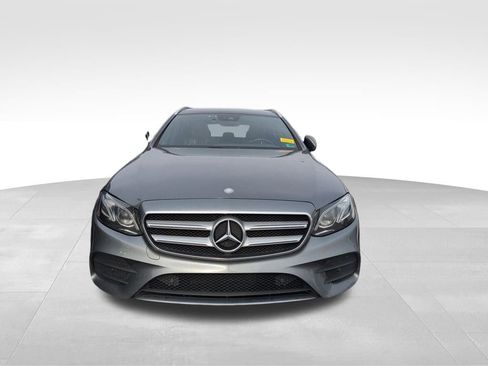 Used 2017 Mercedes-Benz E 400 4MATIC Wagon image 2