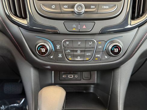 Used 2022 Chevrolet Equinox RS w/ RS Leather Package FWD image 18