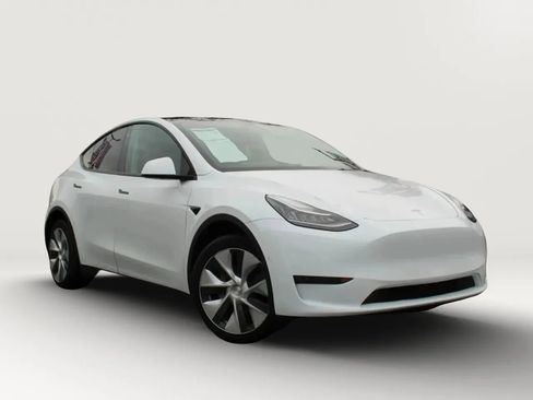 Used 2021 Tesla Model Y Long Range image 7