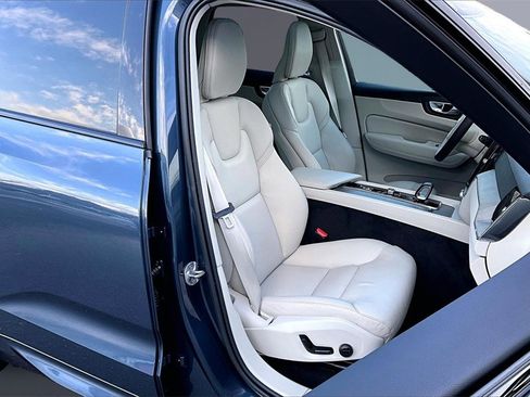 Certified 2023 Volvo XC60 B5 Plus w/ Climate Package image 28
