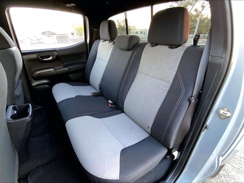 Used 2020 Toyota Tacoma TRD Sport w/ Technology Package image 19