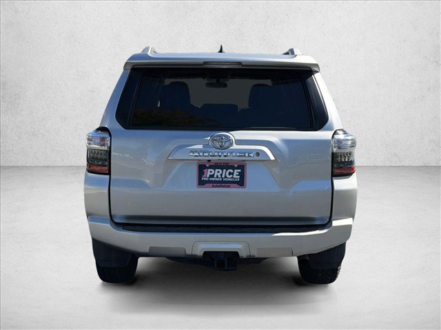 Used 2018 Toyota 4Runner SR5 AWD/4WD image 7