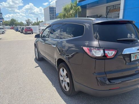 Used 2016 Chevrolet Traverse LT w/ Style and Technology Package FWD image 8