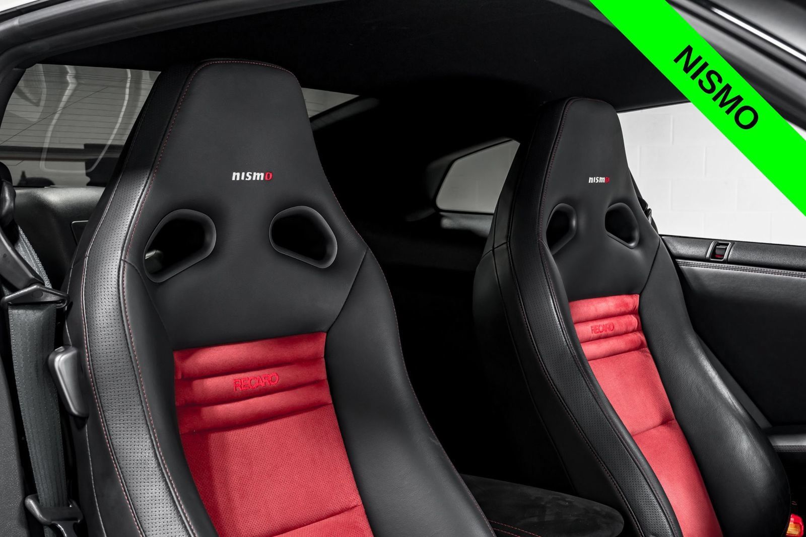 Used 2016 Nissan GT-R NISMO AWD/4WD image 32