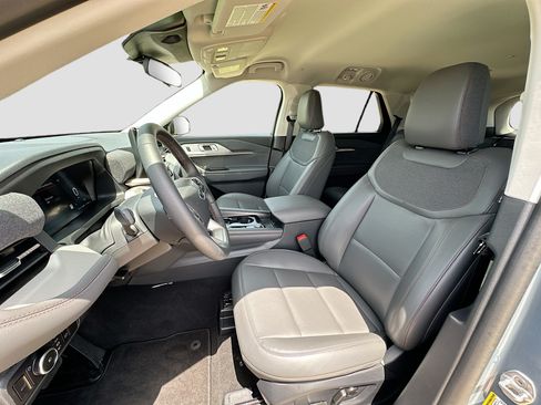 New 2026 Ford Explorer Active w/ Active Comfort Package RWD image 15