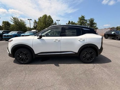 New 2026 Nissan Kicks SR w/ SR Premium Package AWD/4WD image 8