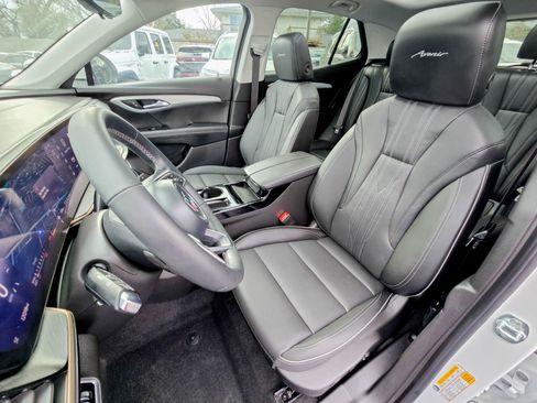 Used 2024 Buick Envision Avenir image 36