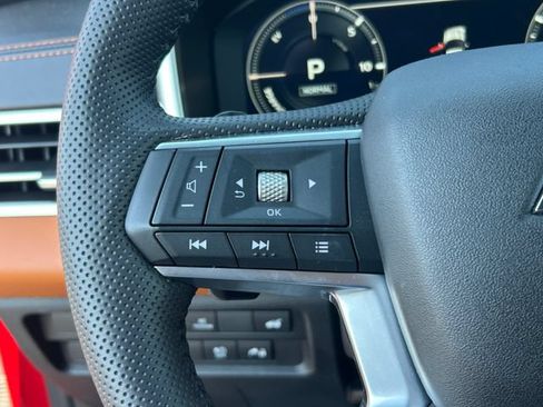 Used 2025 Mitsubishi Outlander 4WD Plug-In Hybrid image 22