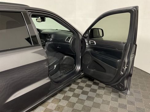 Used 2020 Jeep Grand Cherokee Altitude image 37