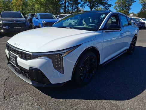 New 2025 Kia K4 GT-Line Turbo image 3