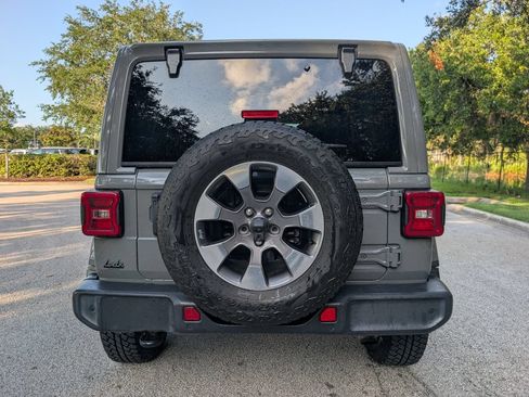 Used 2020 Jeep Wrangler Unlimited Sahara AWD/4WD image 7