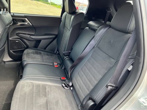 Used 2025 Mitsubishi Outlander SE AWD/4WD image 23