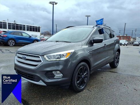 Used 2019 Ford Escape SEL image 1