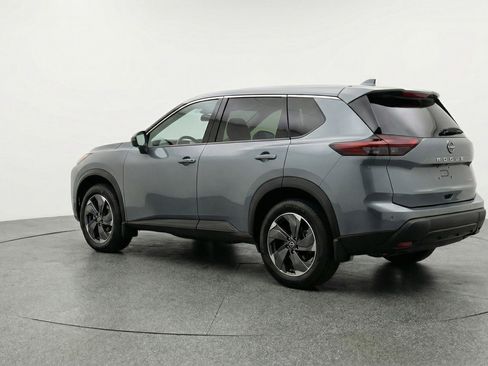 Used 2025 Nissan Rogue SV image 6