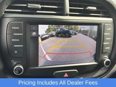 Used 2022 Kia Soul LX w/ Technology Package FWD image 11