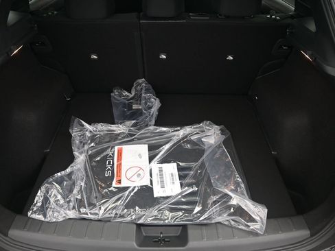 Used 2026 Nissan Kicks SV FWD image 18