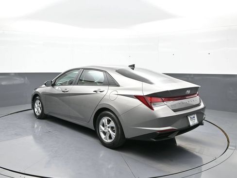 Certified 2023 Hyundai Elantra SE FWD image 8