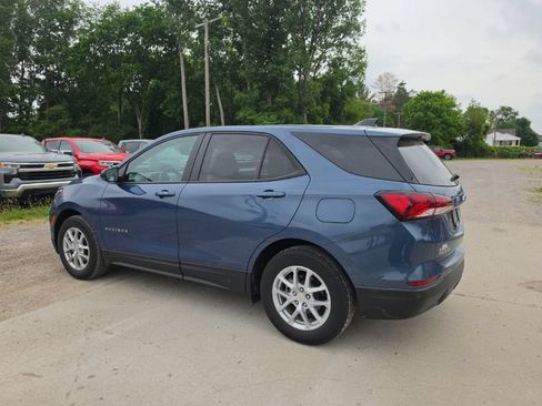 Used 2024 Chevrolet Equinox LS w/ LS Convenience Package FWD image 3