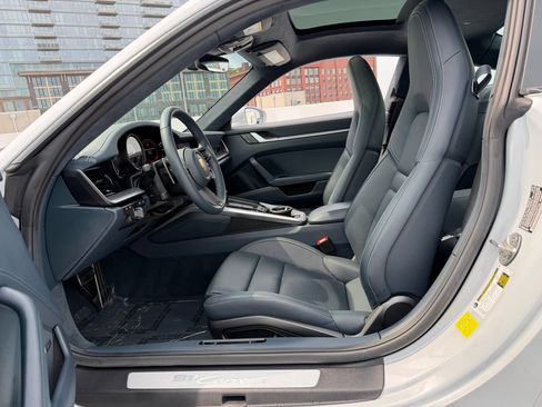 Certified 2024 Porsche 911 Carrera RWD image 27