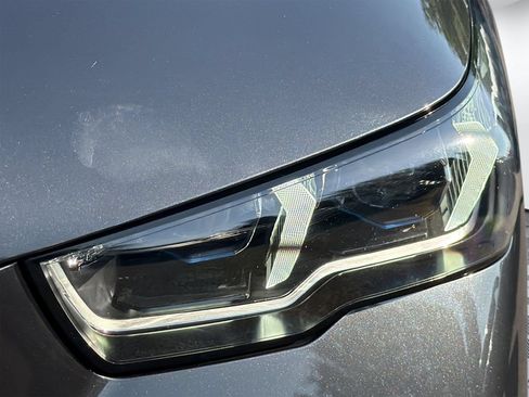 Used 2025 BMW 530i xDrive AWD/4WD image 12