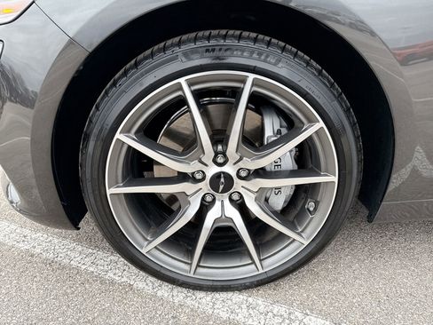 Used 2025 Genesis G70 2.5T image 11