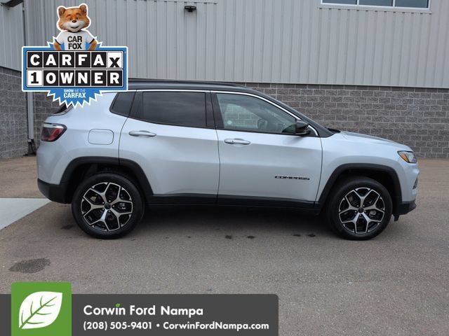 Used 2025 Jeep Compass Limited AWD/4WD image 2