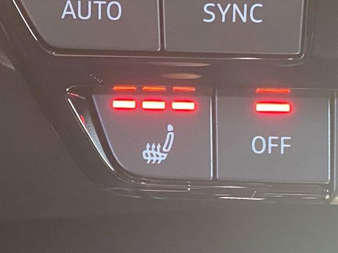 Used 2023 Audi Q4 e-tron Premium w/ Convenience Package image 15