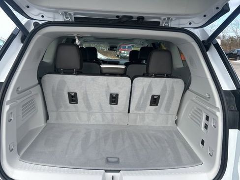 Used 2024 GMC Acadia Denali w/ Super Cruise Package image 12