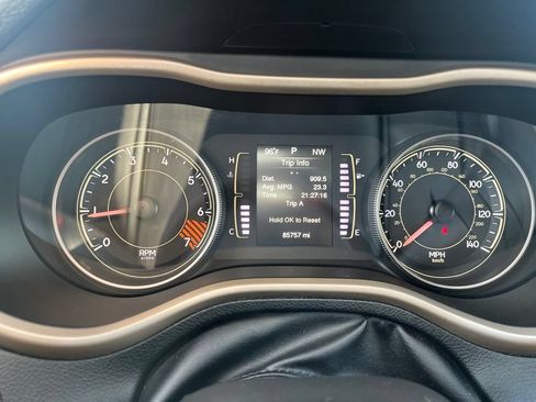 Used 2014 Jeep Cherokee Latitude w/ Comfort/Convenience Group AWD/4WD image 7