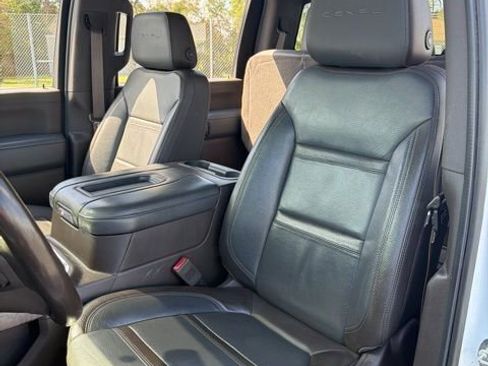 Used 2020 GMC Sierra 2500 Denali w/ Denali Ultimate Package image 12