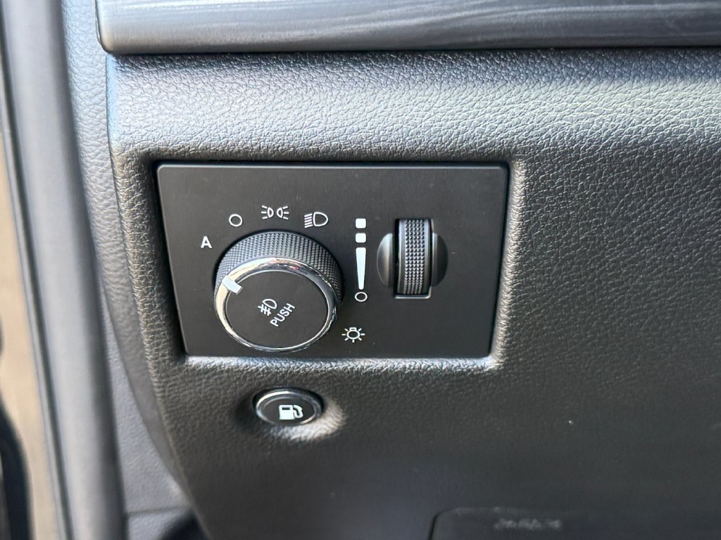 Used 2021 Jeep Grand Cherokee Laredo X AWD/4WD image 22