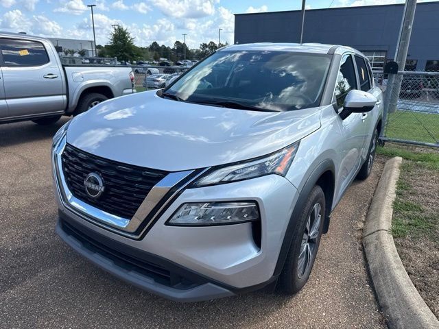 Used 2023 Nissan Rogue SV FWD image 2