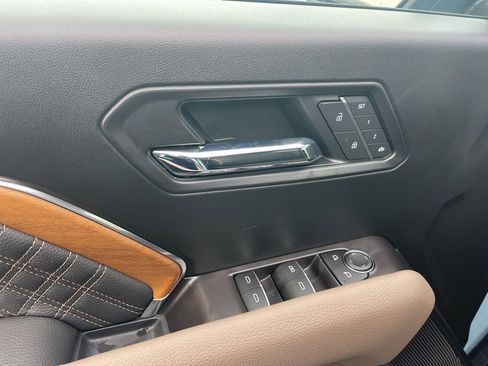 New 2026 GMC Canyon Denali image 10