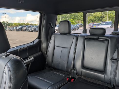 Used 2019 Ford F150 Lariat w/ Equipment Group 502A Luxury AWD/4WD image 12