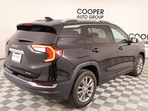Used 2024 GMC Terrain SLT image 19