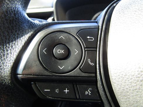 Used 2022 Toyota Corolla LE image 26