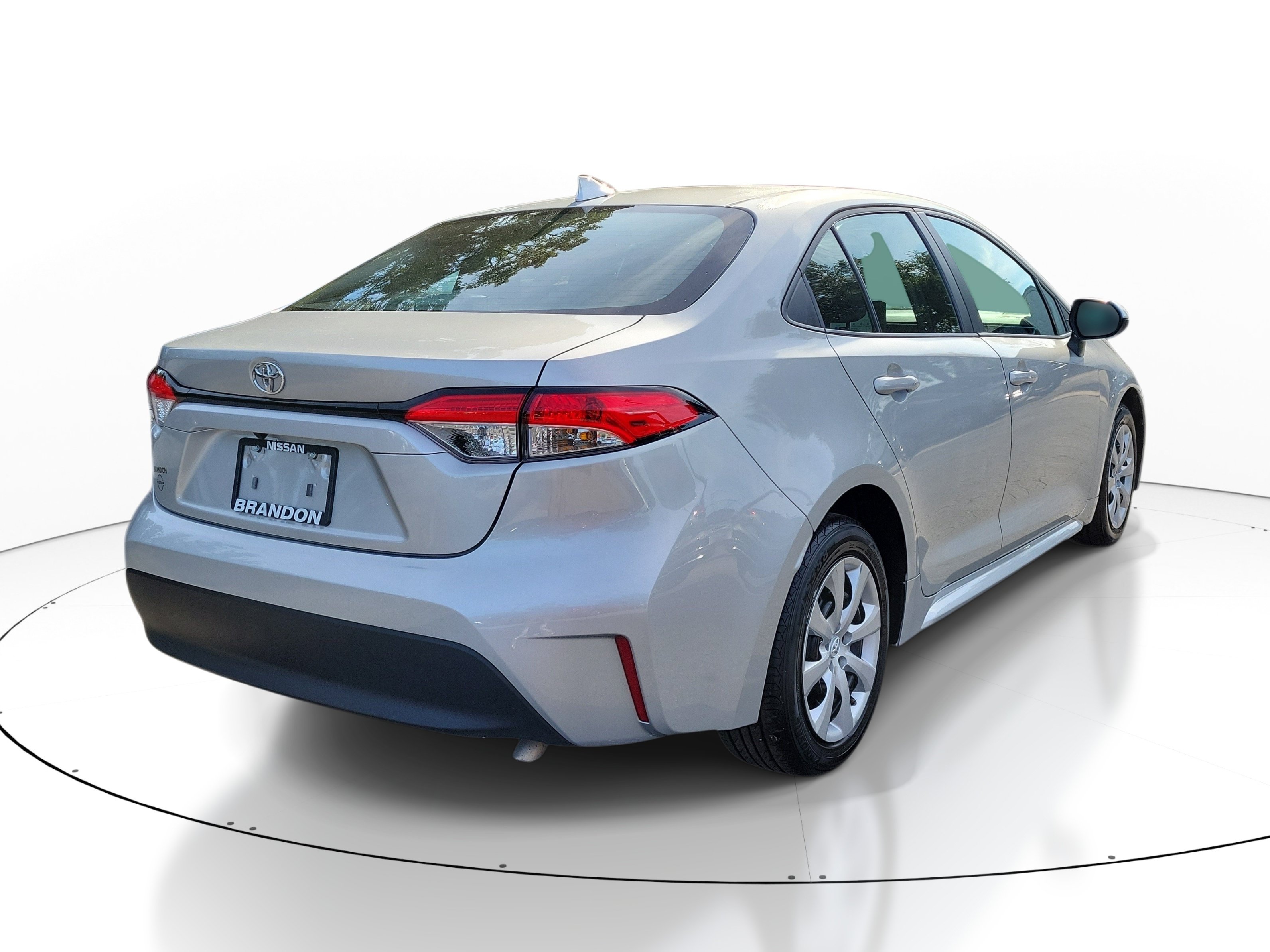 Used 2024 Toyota Corolla LE FWD image 7