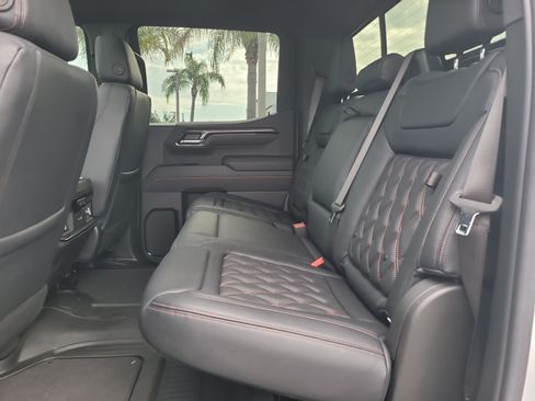 Used 2025 GMC Sierra 1500 AT4 w/ AT4 Premium Package AWD/4WD image 12
