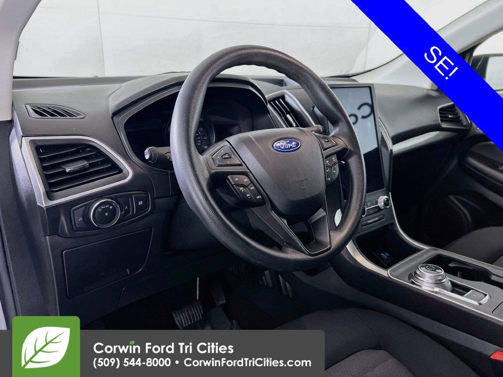 Used 2023 Ford Edge SE AWD/4WD image 2