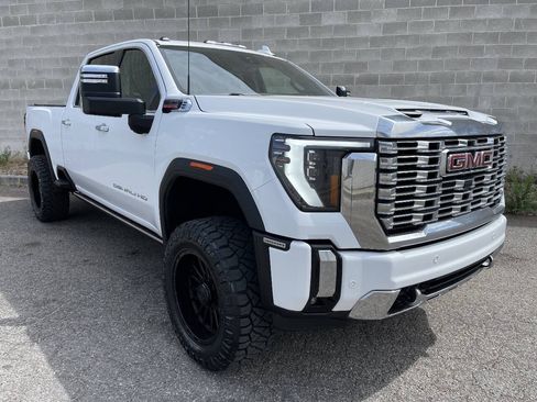 Used 2024 GMC Sierra 3500 Denali w/ Denali Reserve Package AWD/4WD image 5