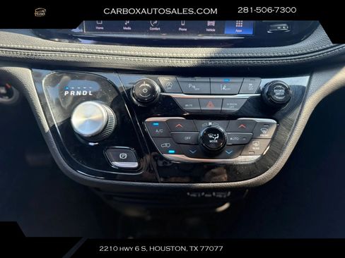 Used 2021 Chrysler Pacifica Touring w/ S Appearance Package FWD image 15